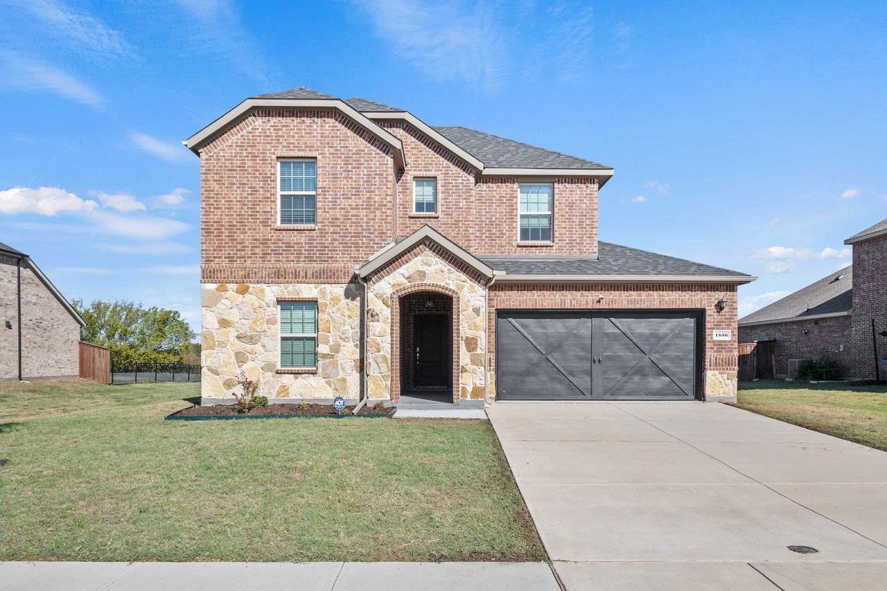 1536 Estivella Dr - Photo 2 of 29