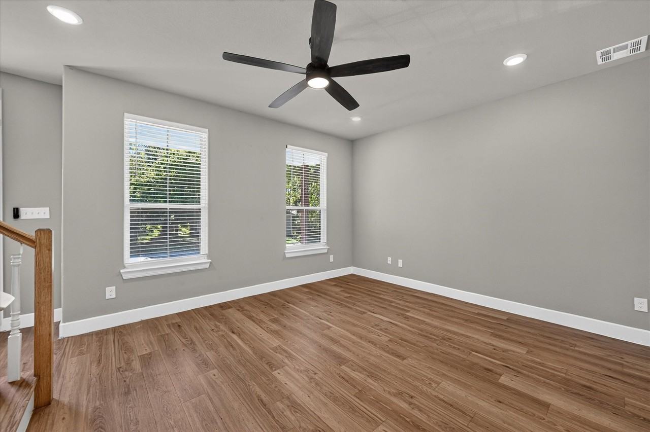 423 W Monterey St - Photo 5 of 29