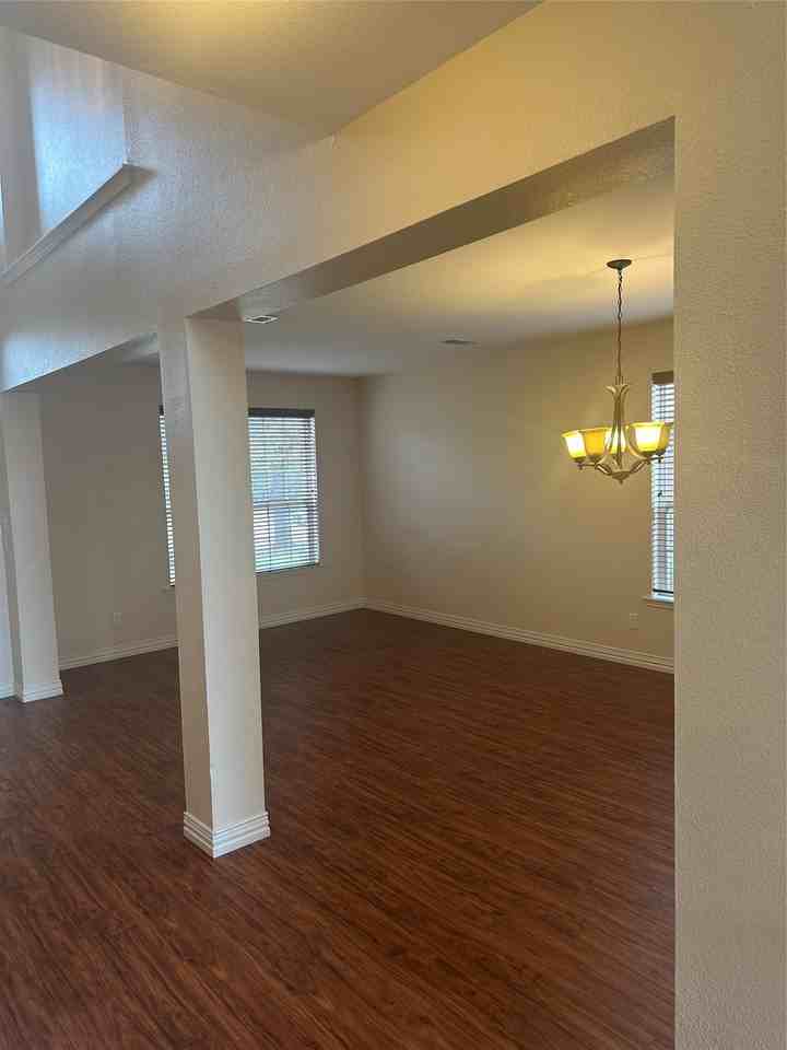 2708 Cumberland Trl - Photo 4 of 27
