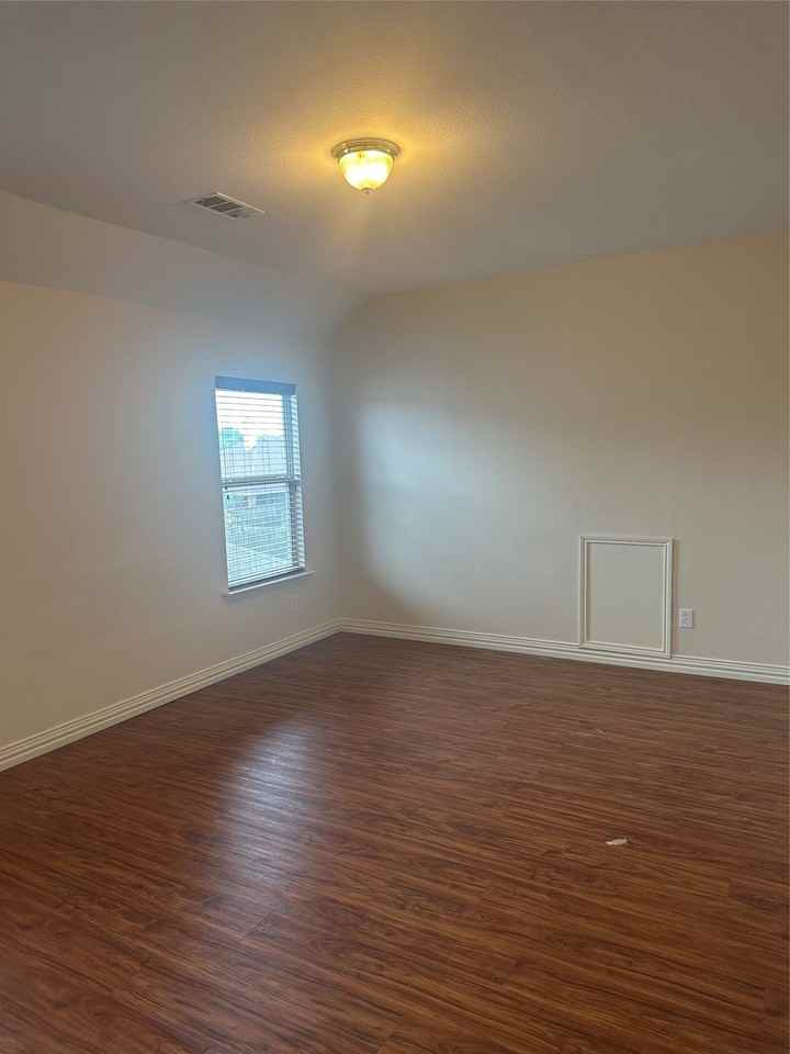 2708 Cumberland Trl - Photo 5 of 27