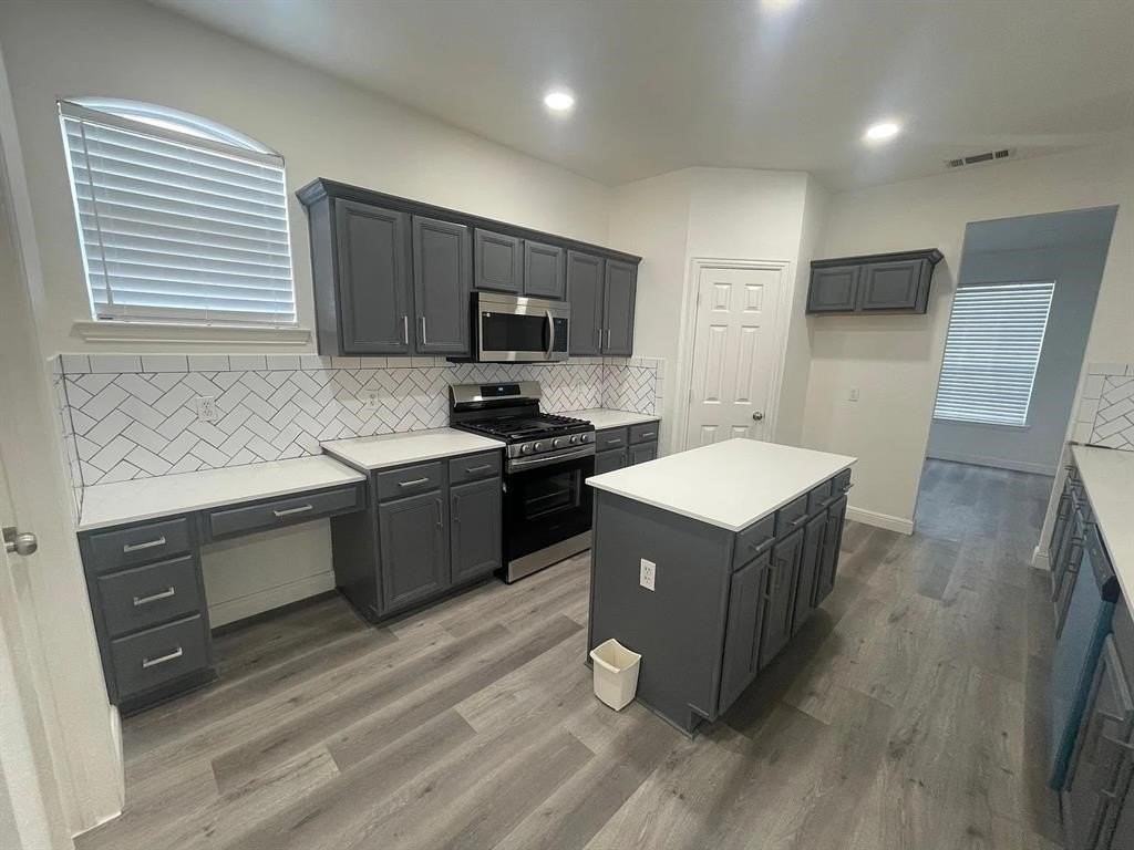 3621 Stockton Dr - Photo 4 of 21