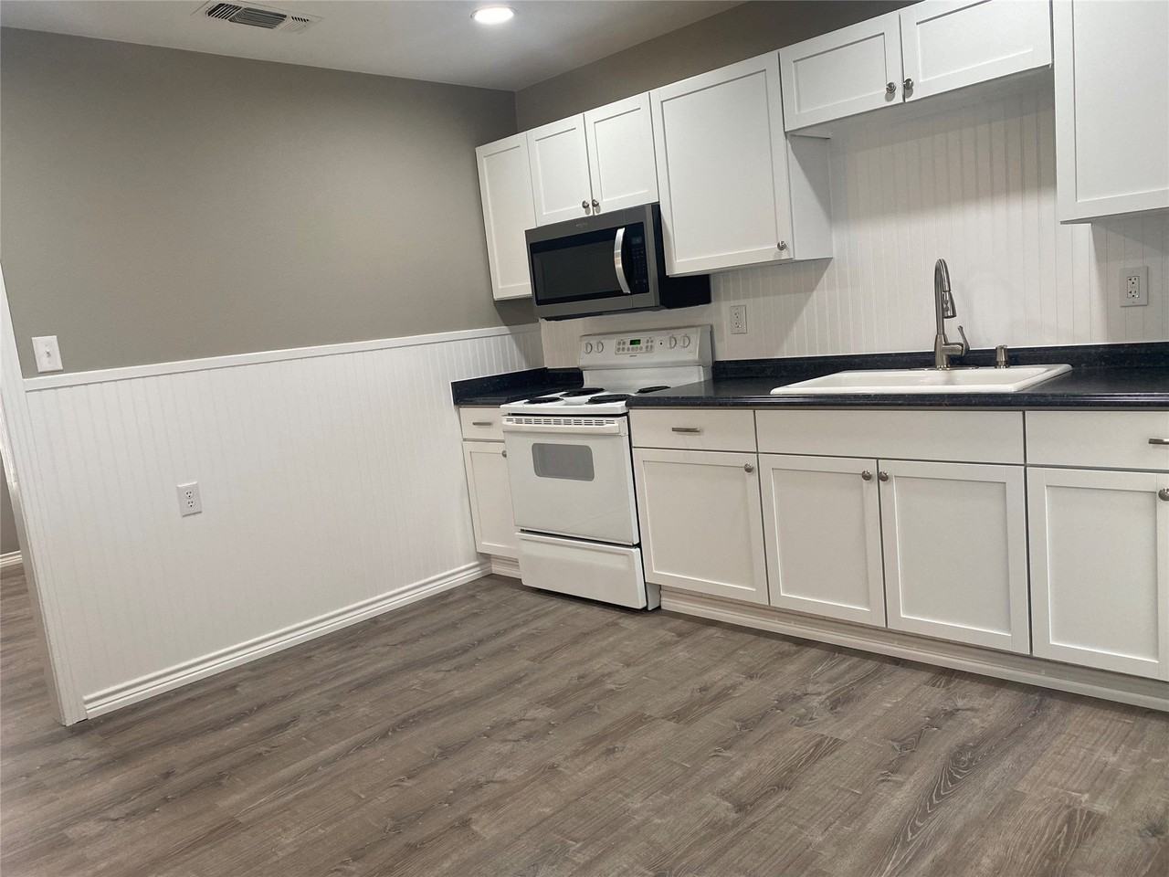 1222 S Lamar St - Photo 4 of 16