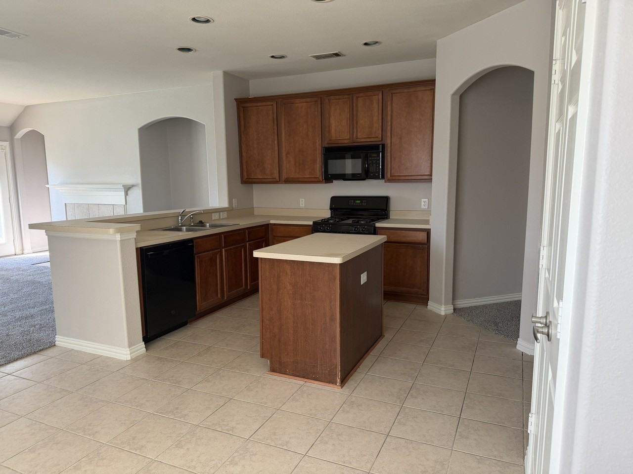 8101 Juliette Dr - Photo 7 of 20