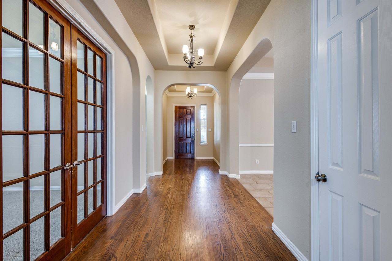 7204 Meredith Ct - Photo 3 of 24