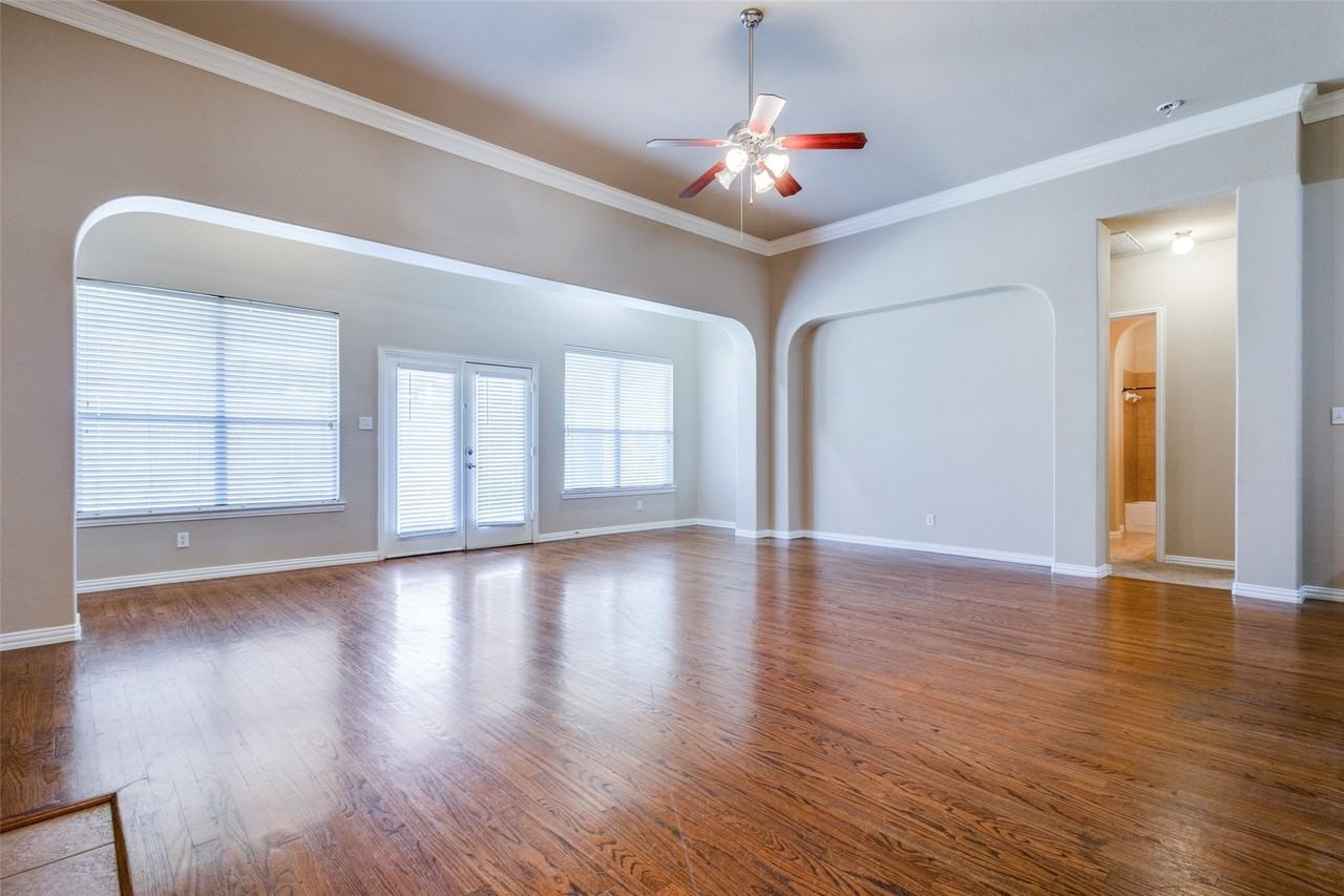 7204 Meredith Ct - Photo 5 of 24