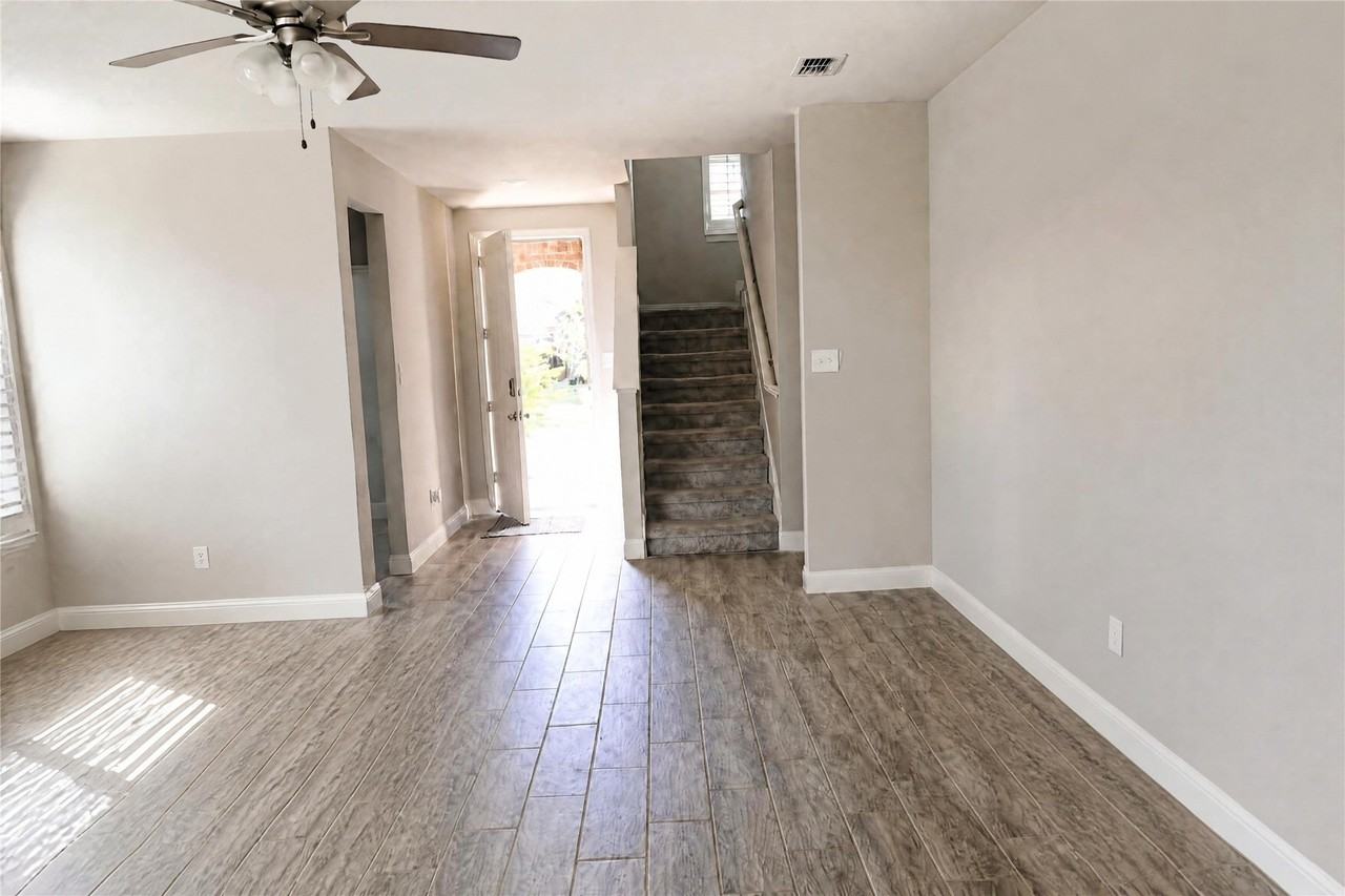 8208 Leopard Pass - Photo 3 of 12