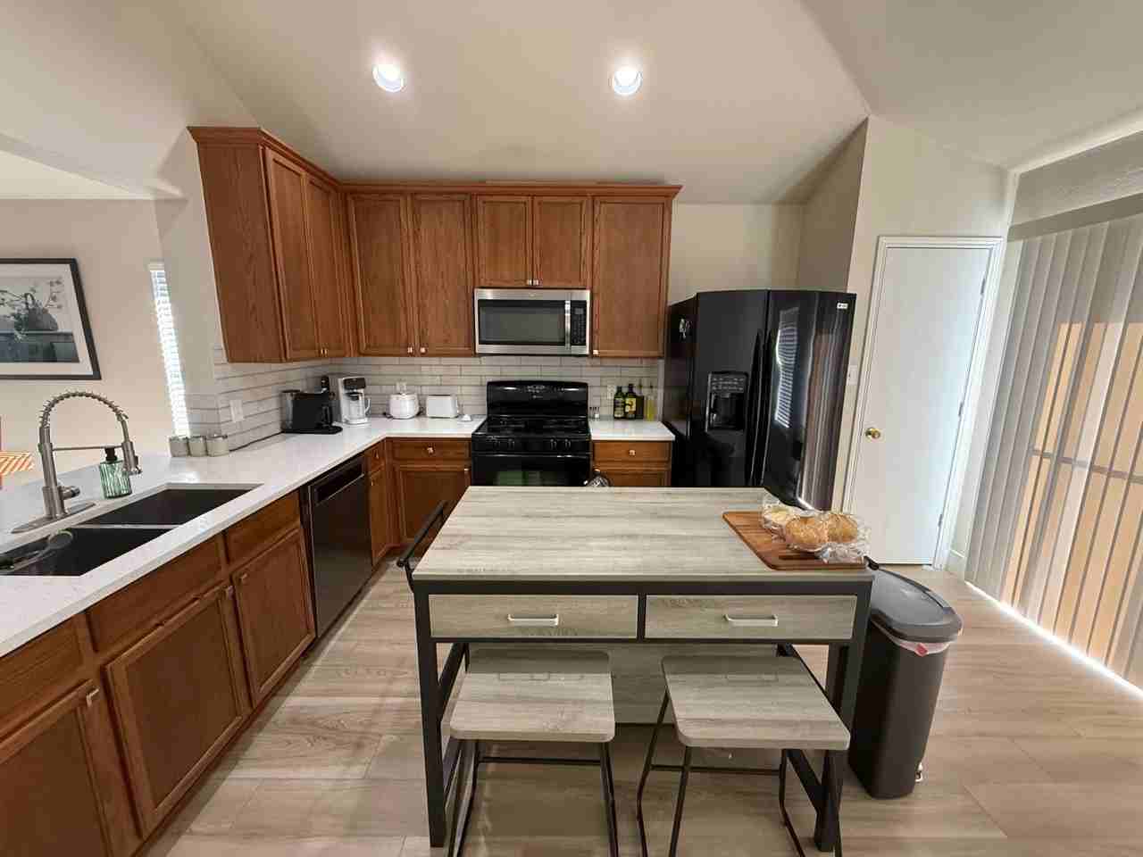 9005 Wareham Dr - Photo 5 of 31