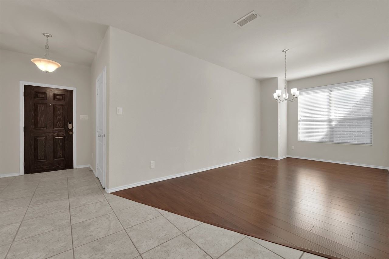 1836 Velarde Rd - Photo 4 of 28