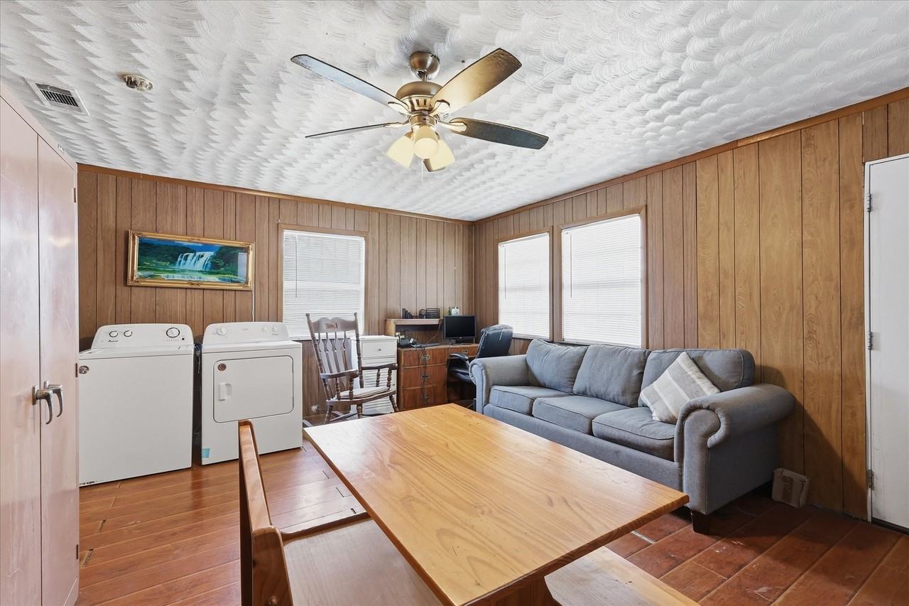 6807 Prosper St - Photo 3 of 30