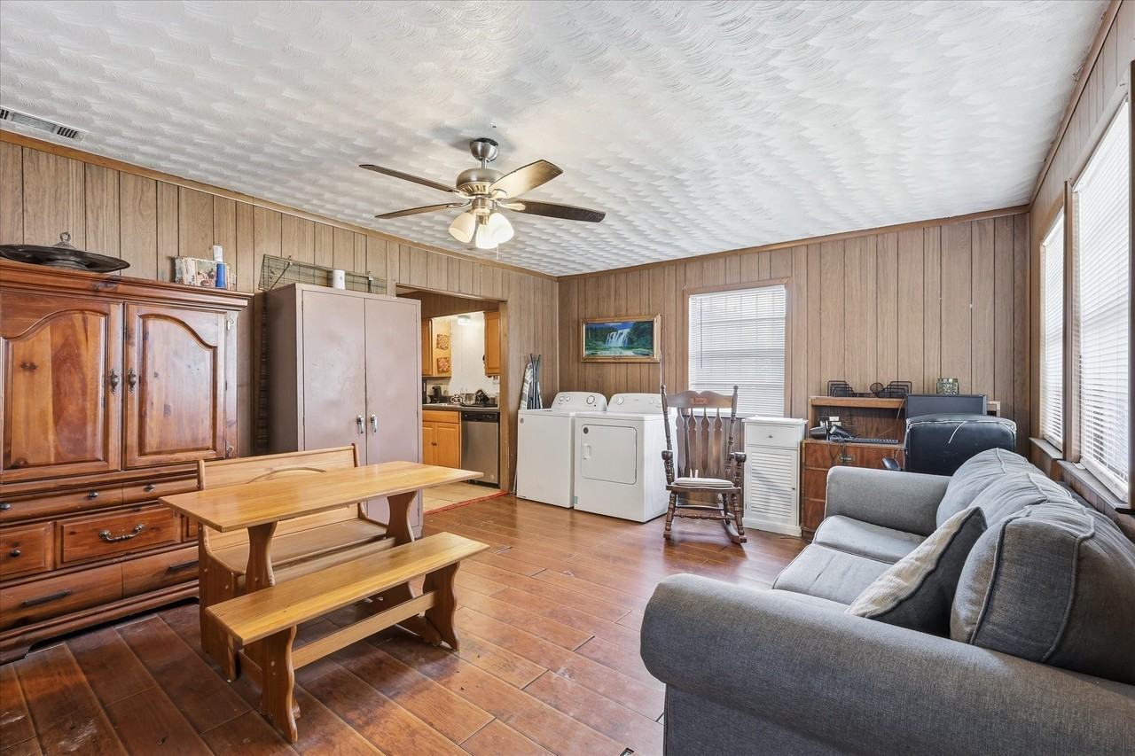 6807 Prosper St - Photo 4 of 30