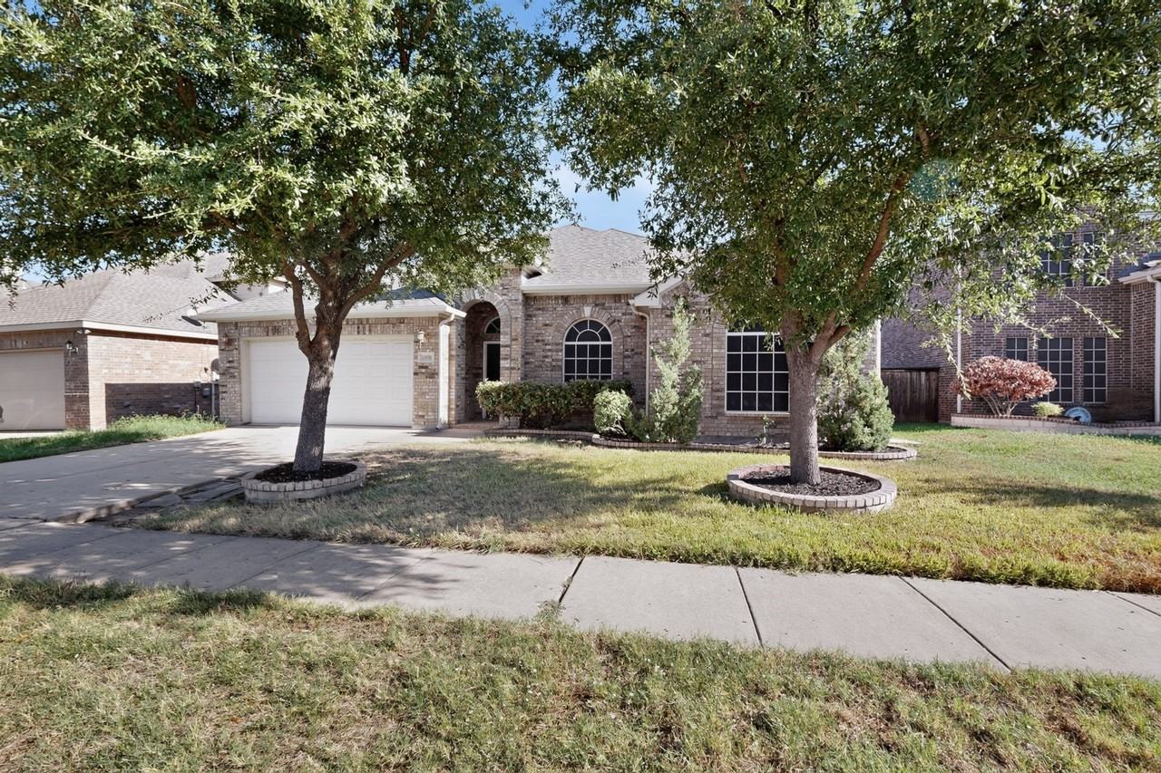 14908 Riverside Dr - Photo 2 of 40