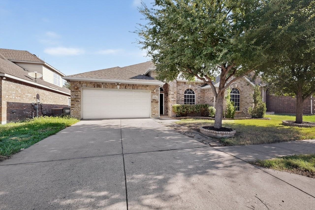 14908 Riverside Dr - Photo 4 of 40
