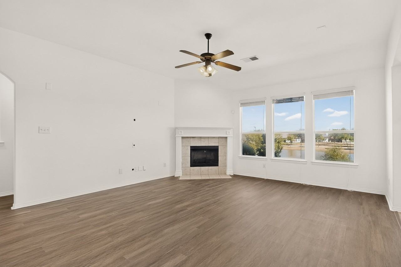 14908 Riverside Dr - Photo 7 of 40