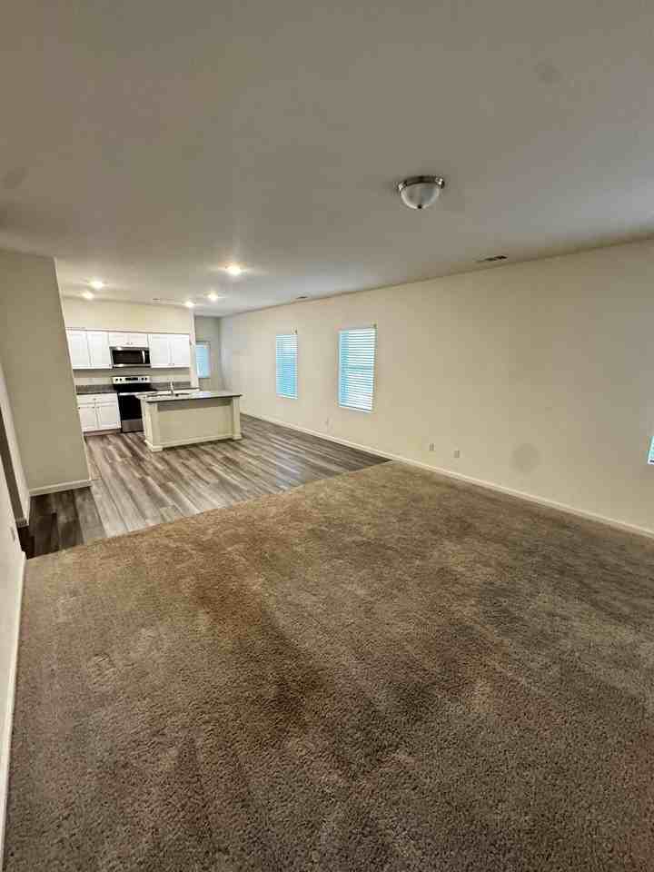1813 Chapel Hill Rd - Photo 2 of 20