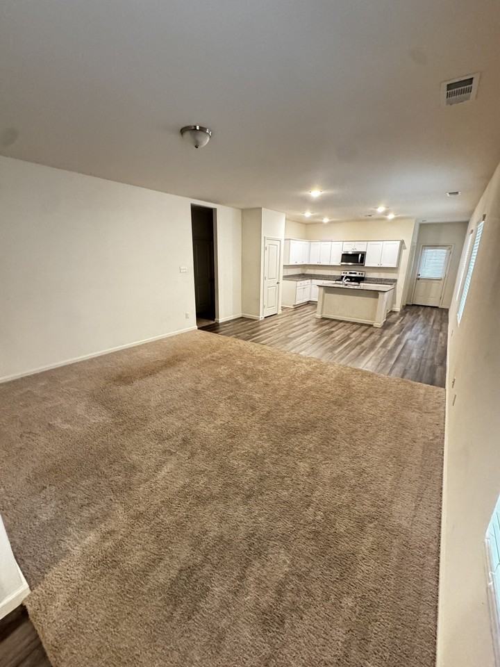 1813 Chapel Hill Rd - Photo 6 of 20