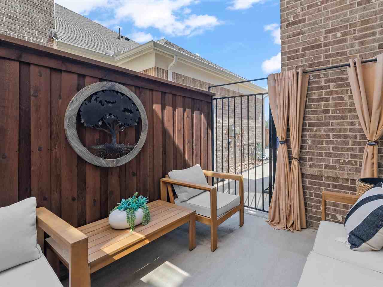 4909 Shore Crest Dr - Photo 5 of 34