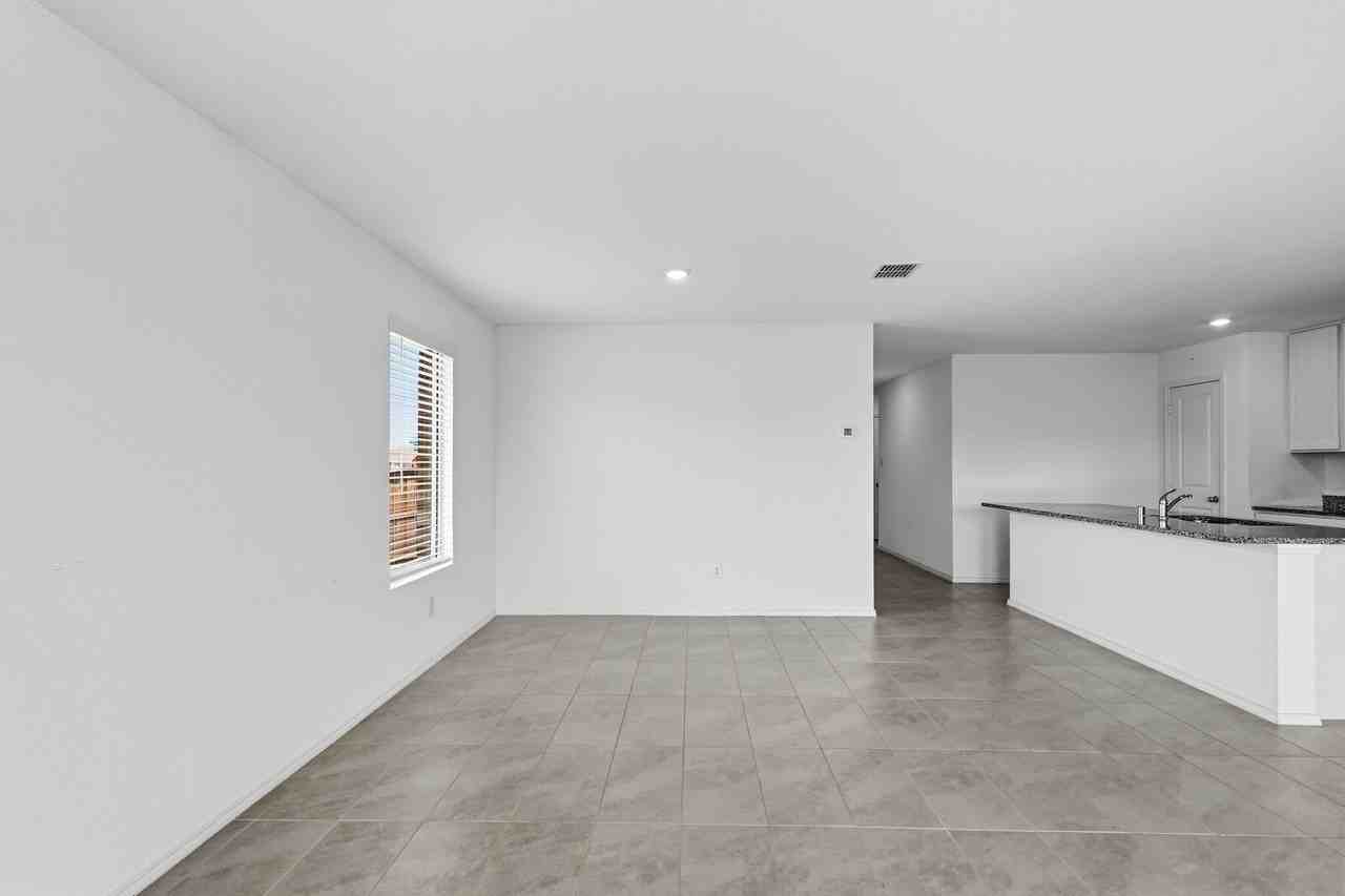 2804 Eppright Dr - Photo 3 of 23