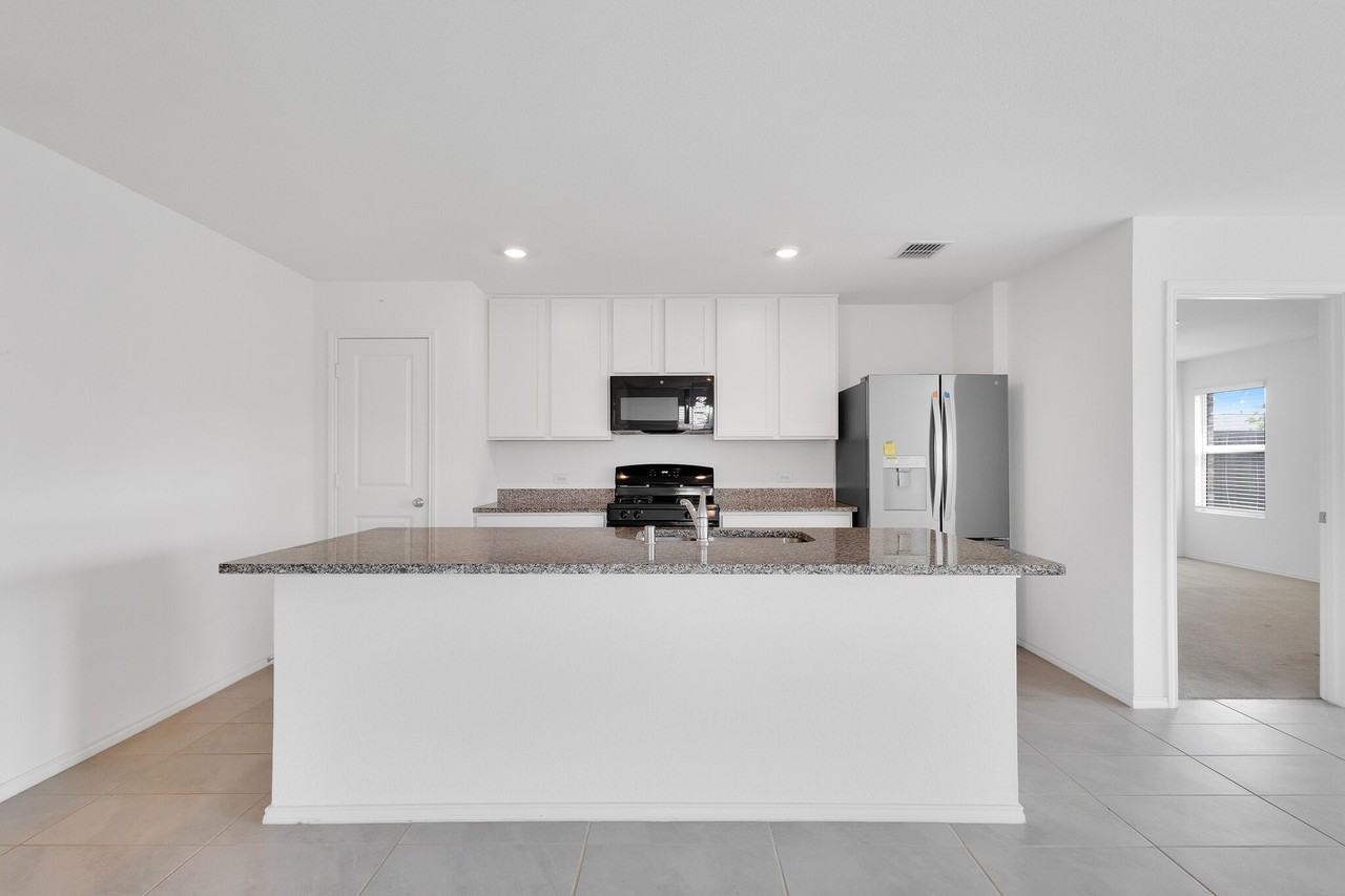 2804 Eppright Dr - Photo 5 of 23