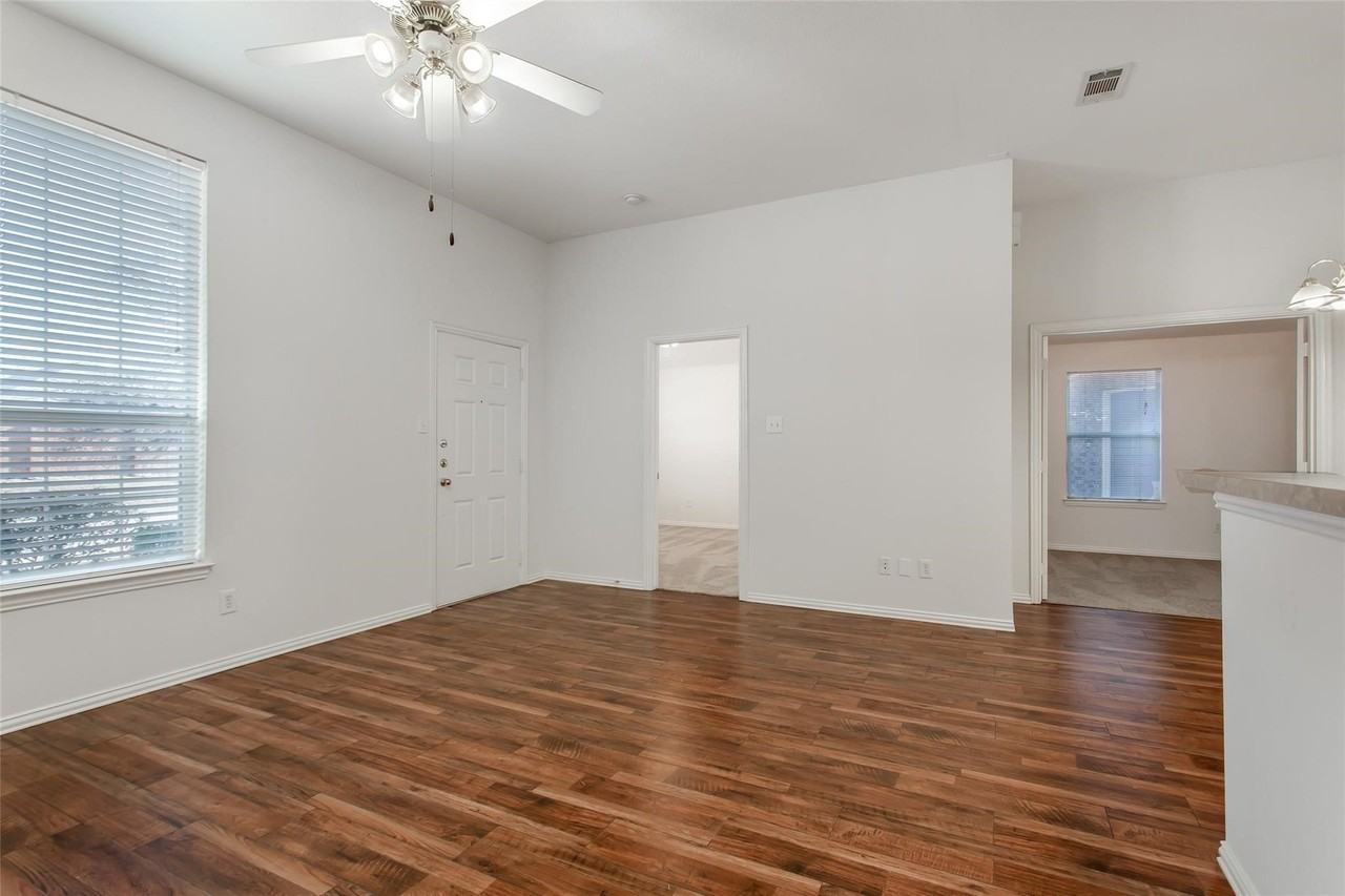 1727 Preston On The Lake Blvd - Photo 4 of 25