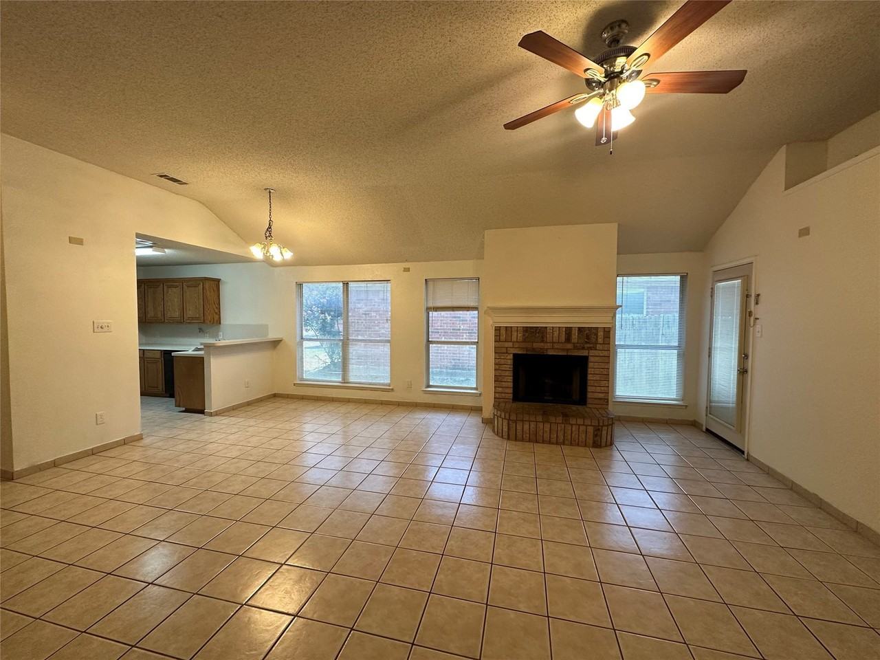 12216 Rolling Ridge Dr - Photo 2 of 5
