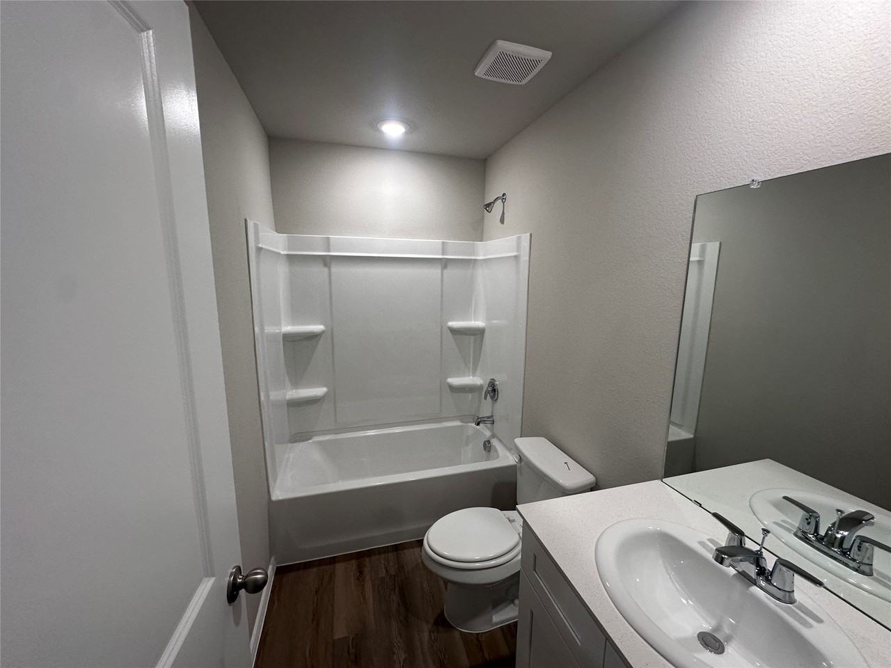 5549 Rollins Dr - Photo 5 of 15