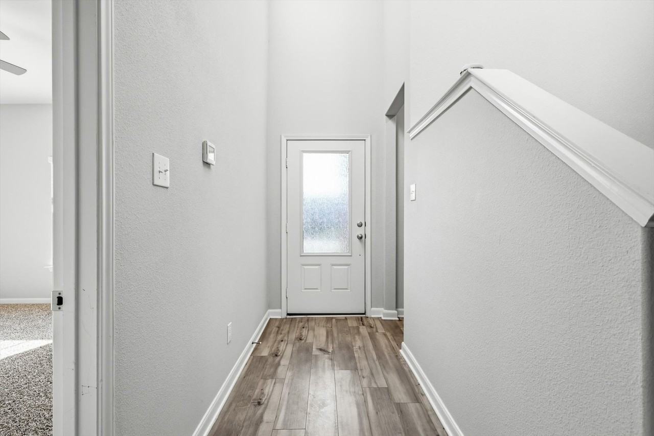2029 Yarbrough Dr - Photo 3 of 22