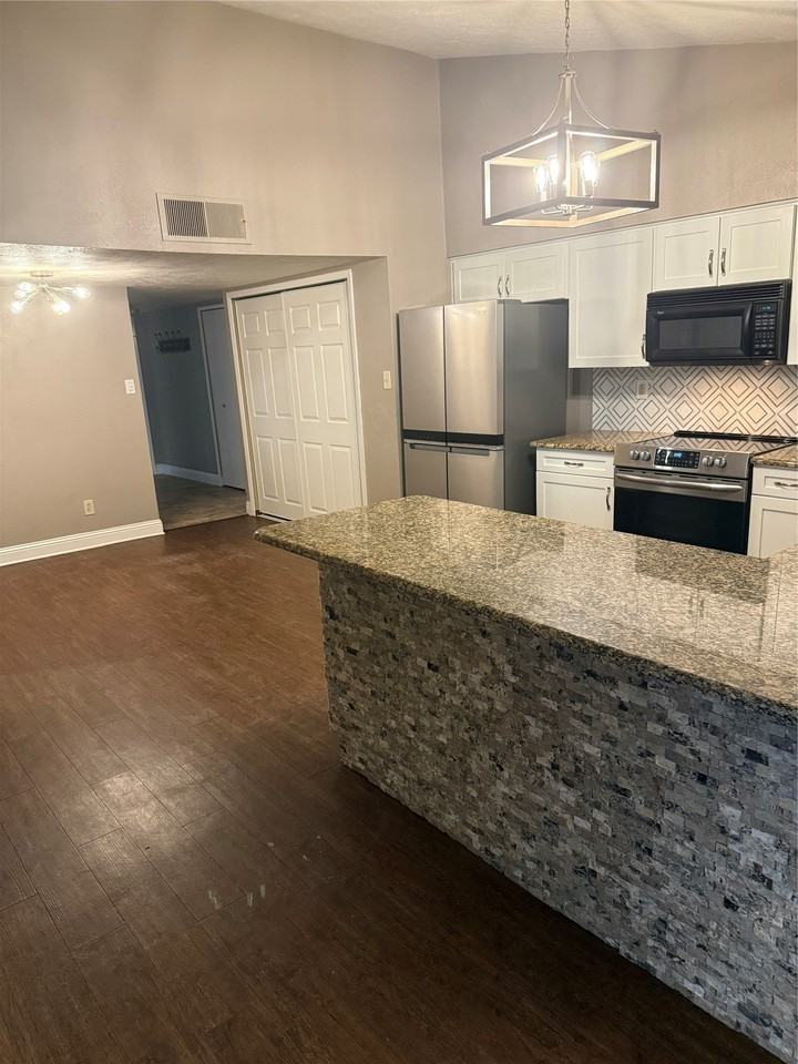 306 Timberleaf Dr - Photo 5 of 15
