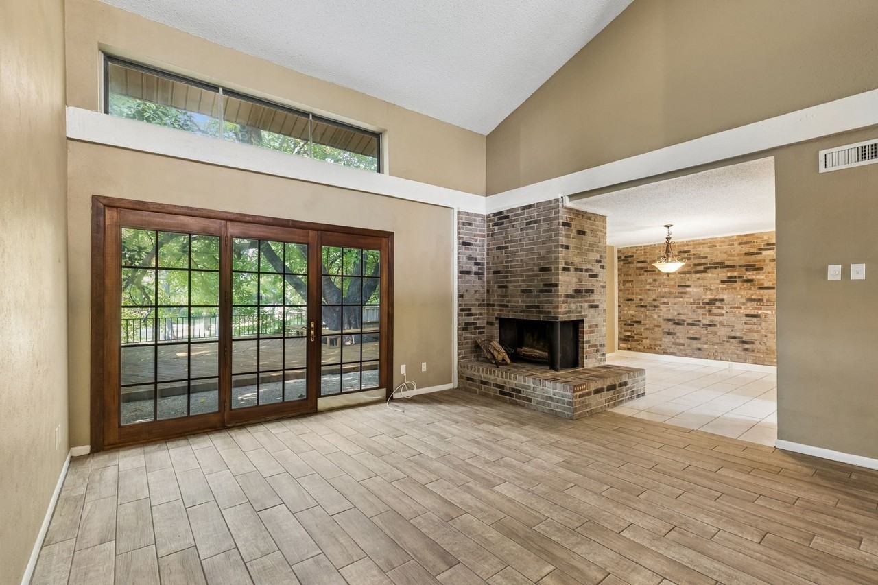 1806 Lakecrest Ct - Photo 6 of 37