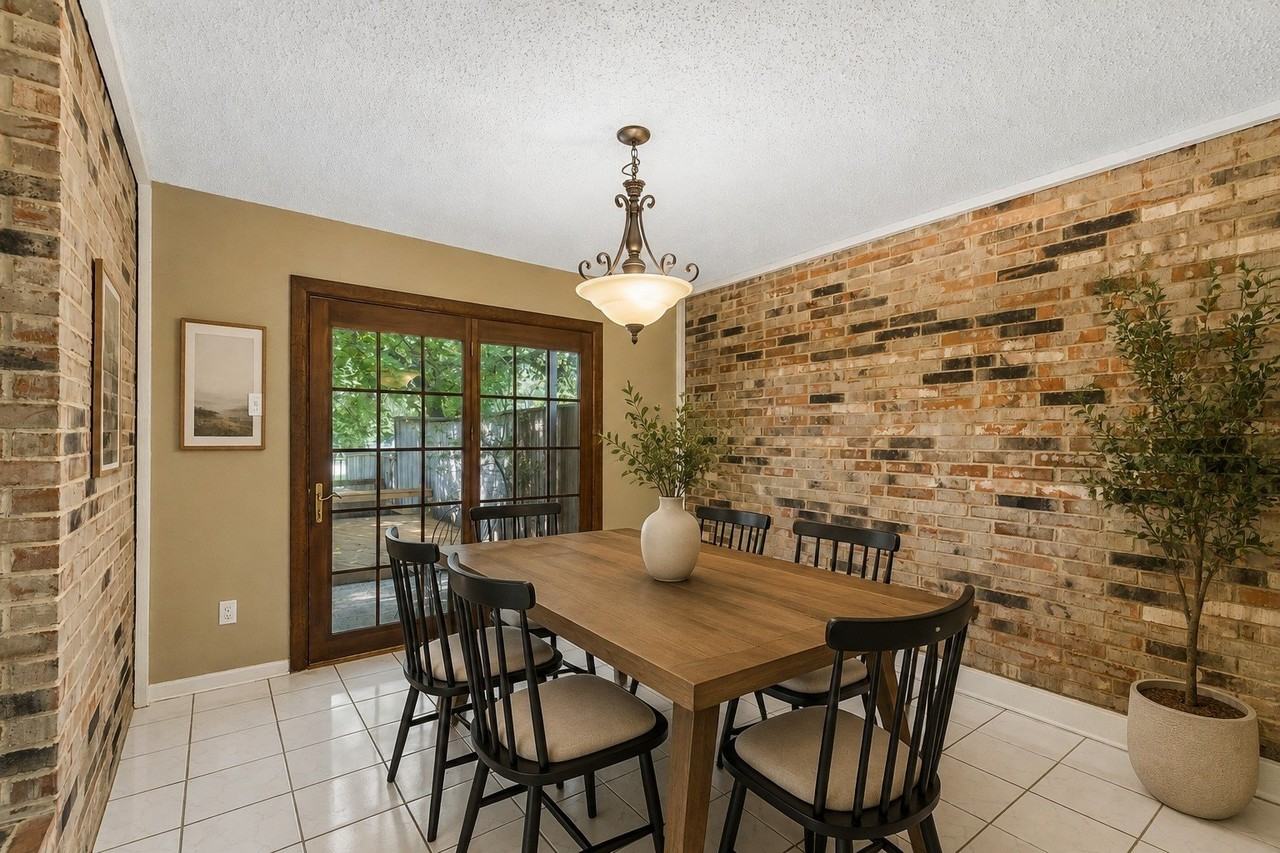 1806 Lakecrest Ct - Photo 7 of 37