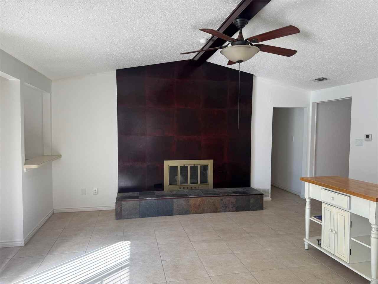 1715 Carolyn Way - Photo 4 of 22
