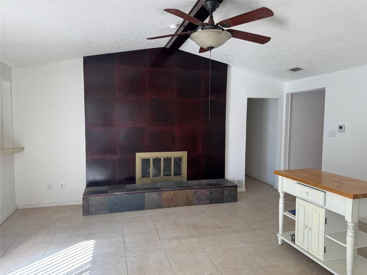 1715 Carolyn Way - Photo 7 of 22