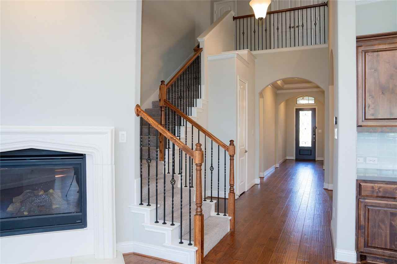 504 Pineview Dr - Photo 3 of 22