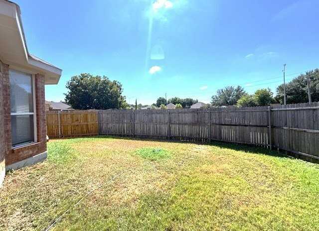 2218 W Thoroughbred Dr - Photo 2 of 16