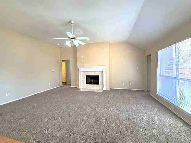 2218 W Thoroughbred Dr - Photo 4 of 16