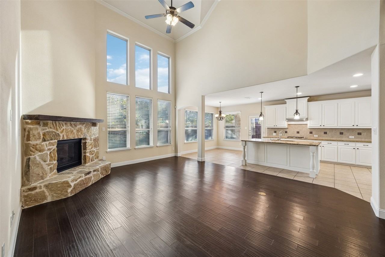 15994 Trail Glen Dr - Photo 6 of 36