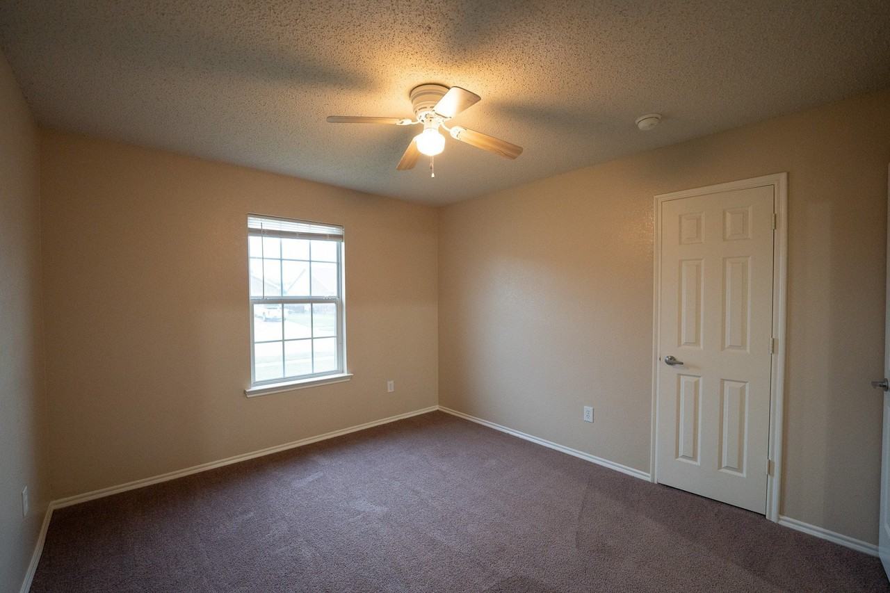 233 Willow Creek Ln - Photo 6 of 15