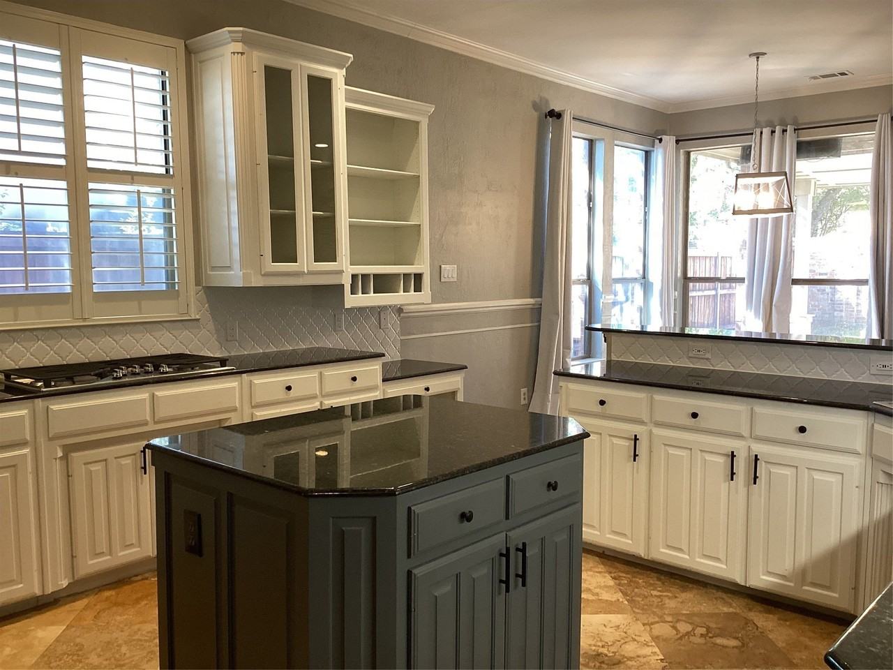 917 Excalibur Dr - Photo 6 of 40