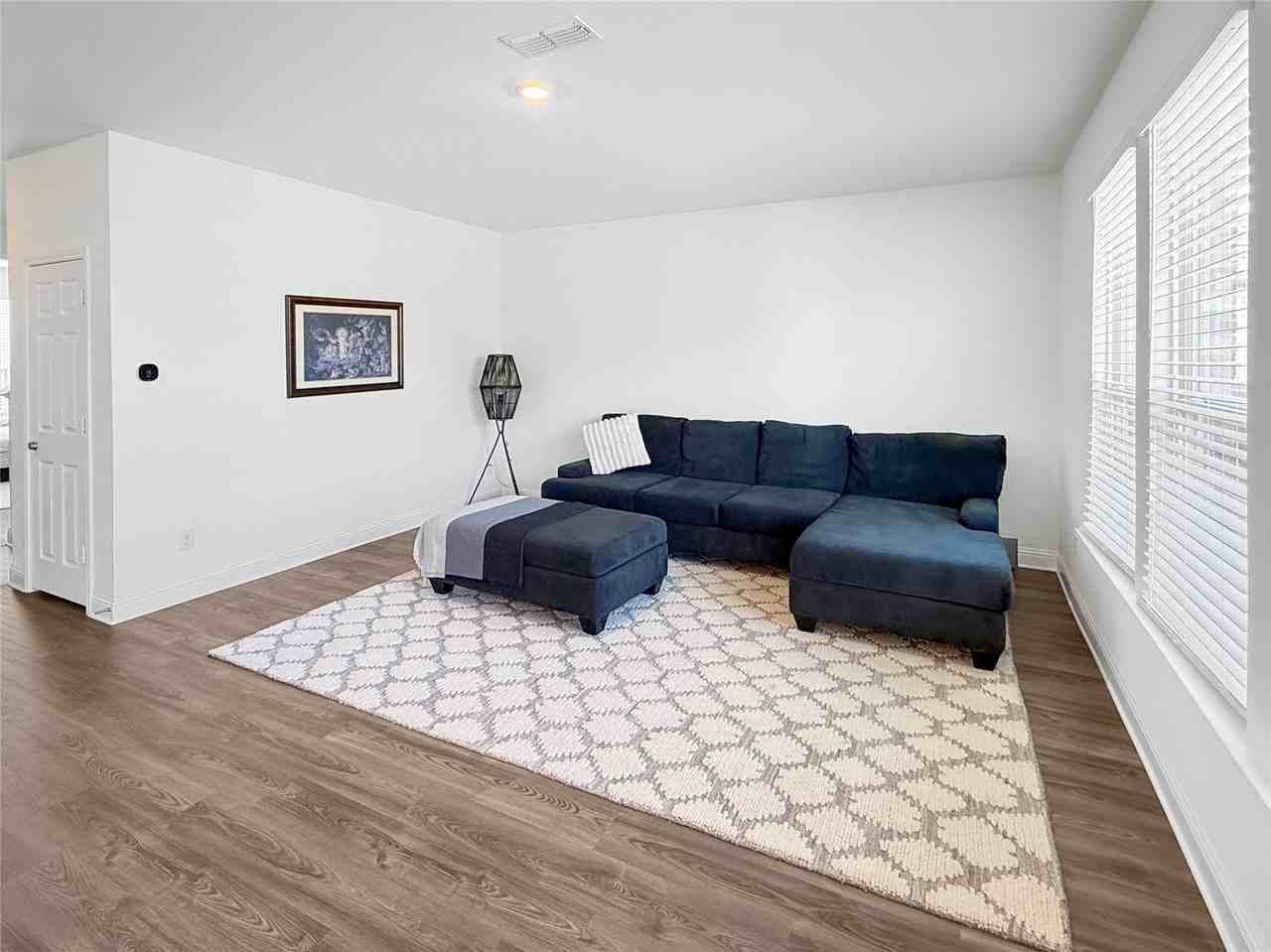 1200 Lancaster Dr - Photo 7 of 24