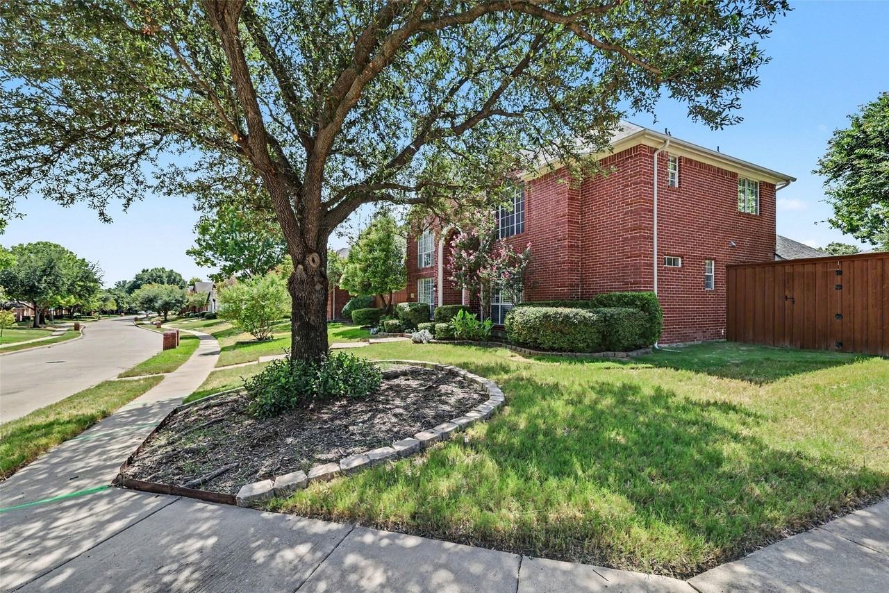 7813 San Isabel Dr - Photo 4 of 38