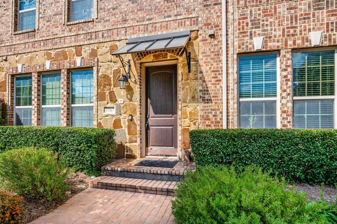 5707 Headquarters Dr - Photo 4 of 31