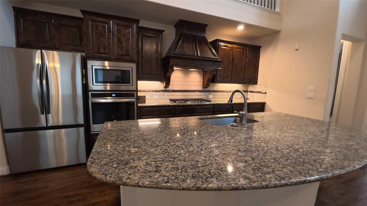 15652 Wild Cherry Ln - Photo 3 of 34
