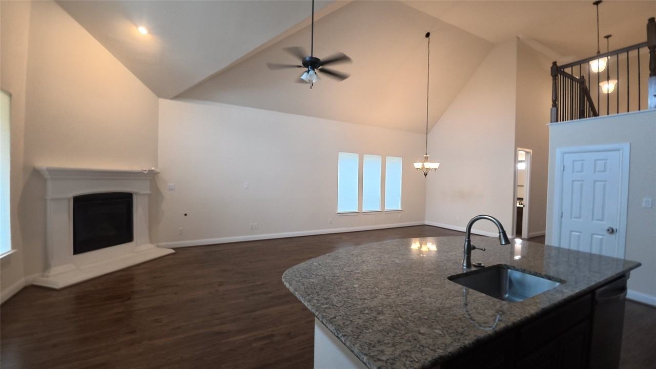 15652 Wild Cherry Ln - Photo 6 of 34