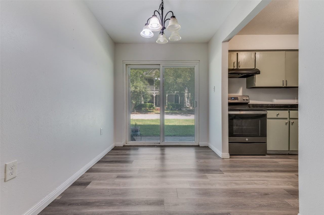 428 N Dallas Ave #3 - Photo 6 of 25