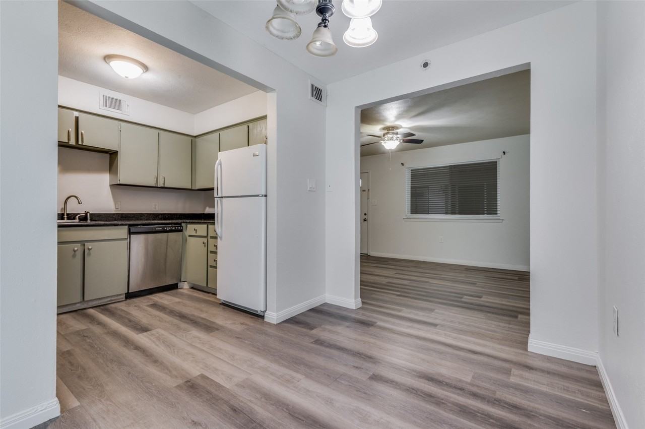 428 N Dallas Ave #3 - Photo 7 of 25