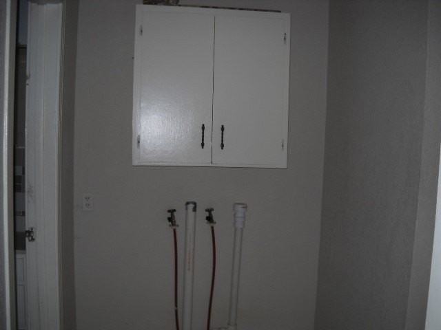 1302 Sewell St - Photo 7 of 8