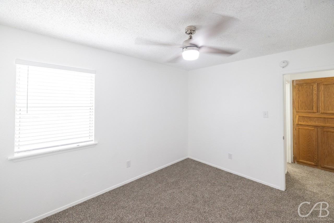 1303 Yeomans Rd - Photo 2 of 18