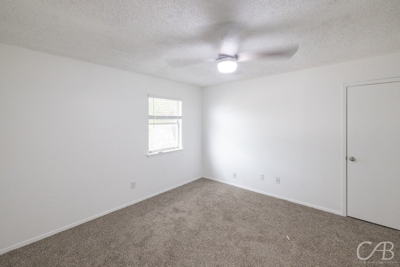 1303 Yeomans Rd - Photo 4 of 18