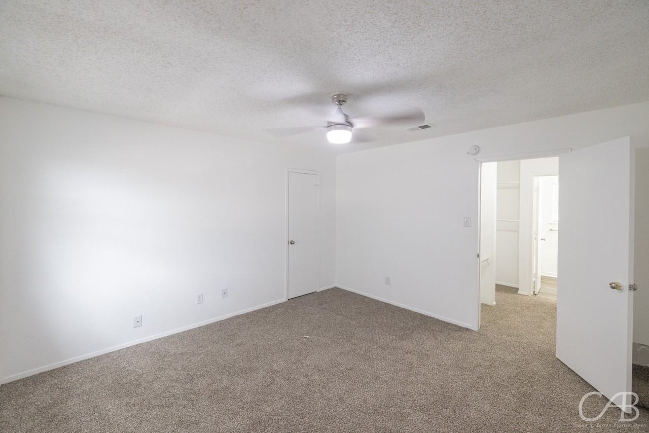 1303 Yeomans Rd - Photo 5 of 18