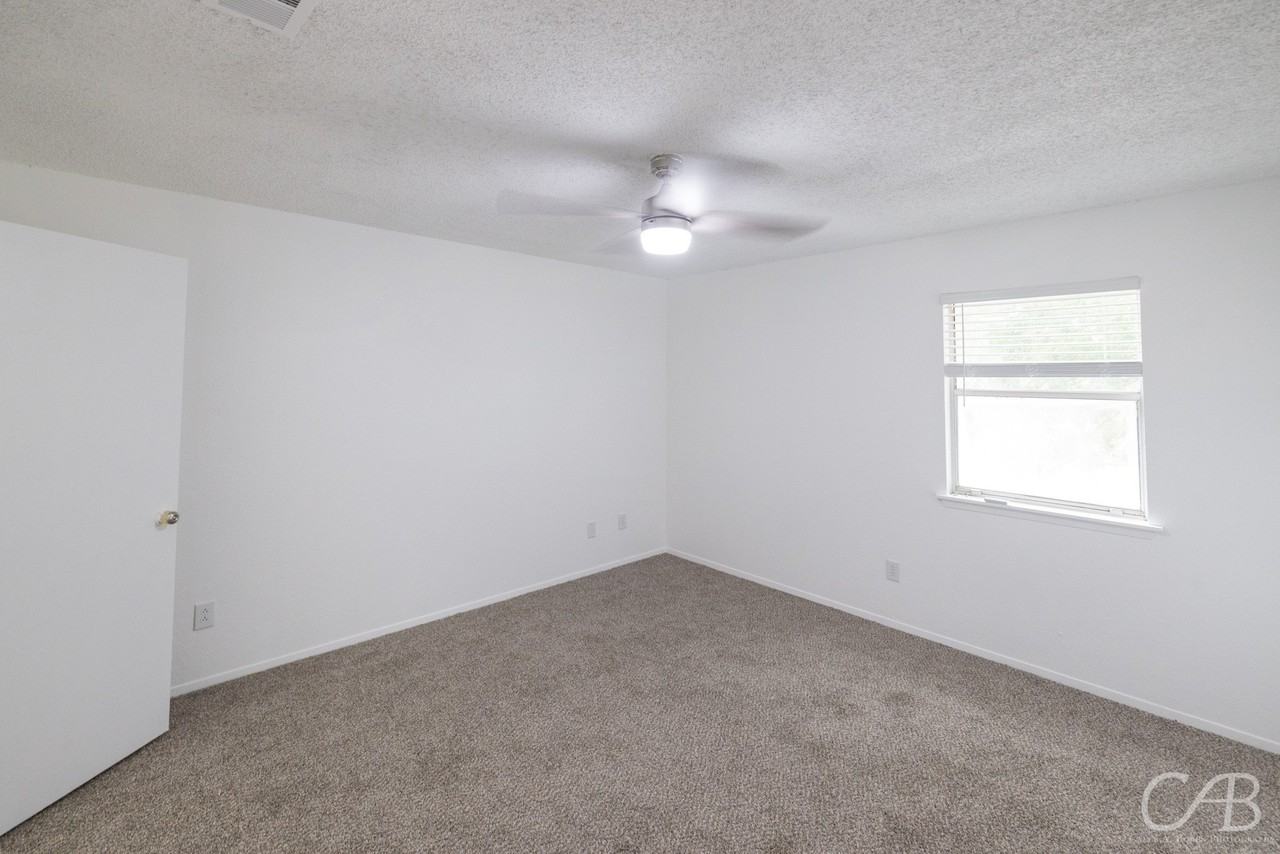 1303 Yeomans Rd - Photo 7 of 18