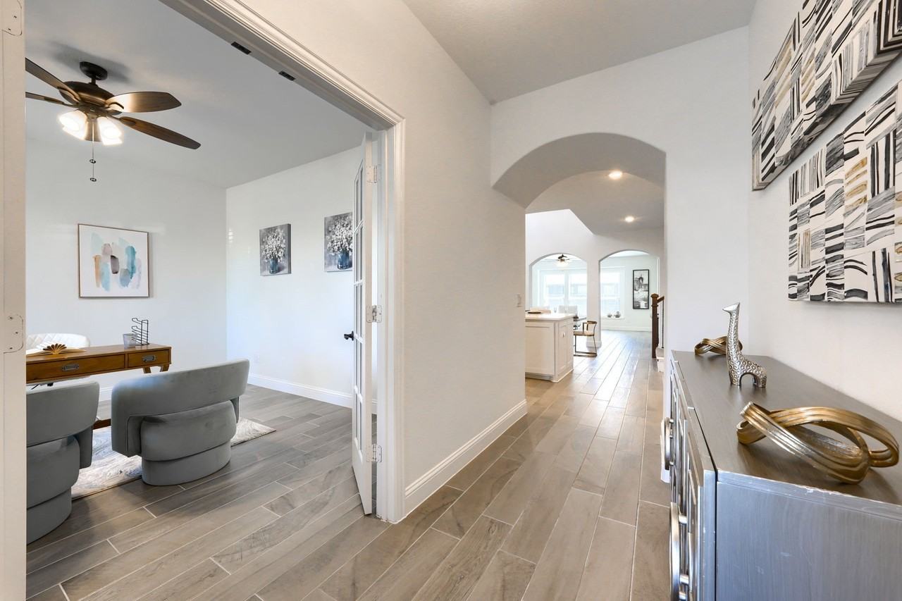 1312 Arrowwood Dr - Photo 3 of 40